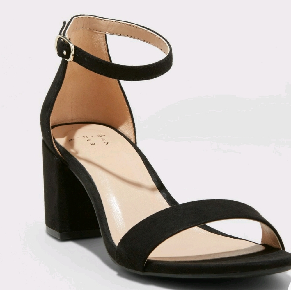 Women Michaela black pumps